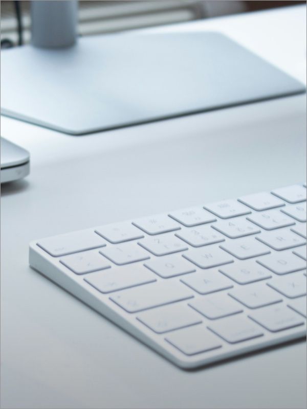Nahaufnahme einer weißen Tastatur