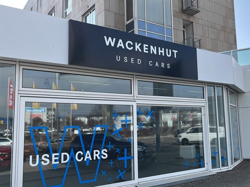 Gebrauchtwagenhalle Wackenhut, Außenansicht