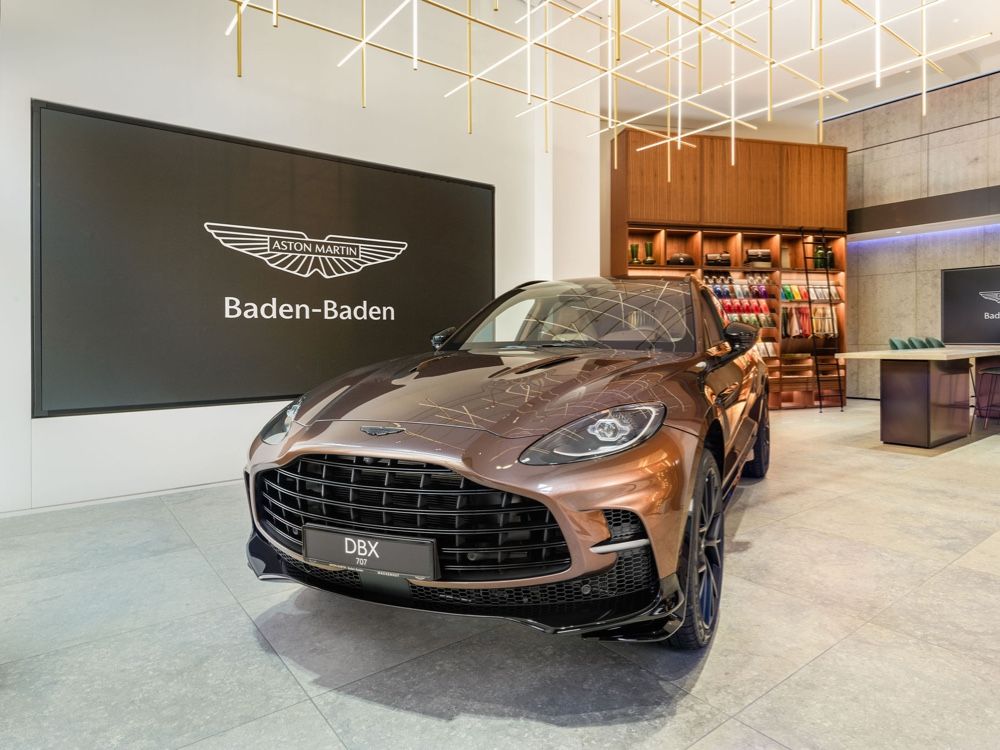 Aston Martin in Showroom, Innenansicht