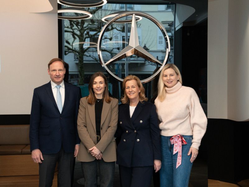 Offizielle vorübergehende Übergabe der Mercedes-Benz Lounge an Antora Shoe
