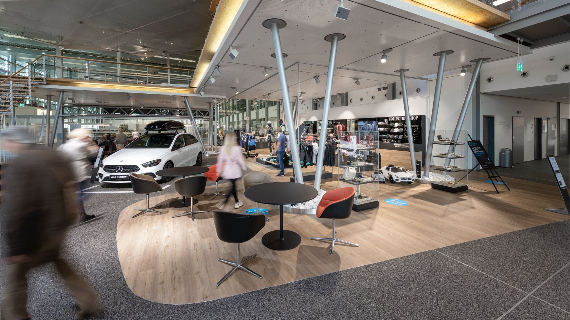 Autohaus innen